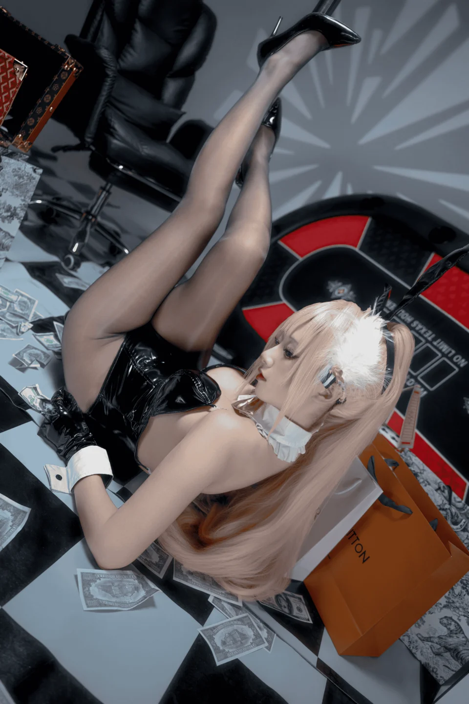 十悲伤小木十 - NIKKE 露菲 奢侈兔 [40P-272MB] tg@simisebaisi 【丝足阁】024.webp